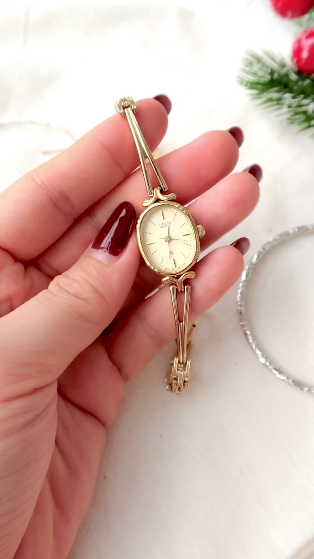 CTZ. Oval Gold Dial with Gold Chain Watch