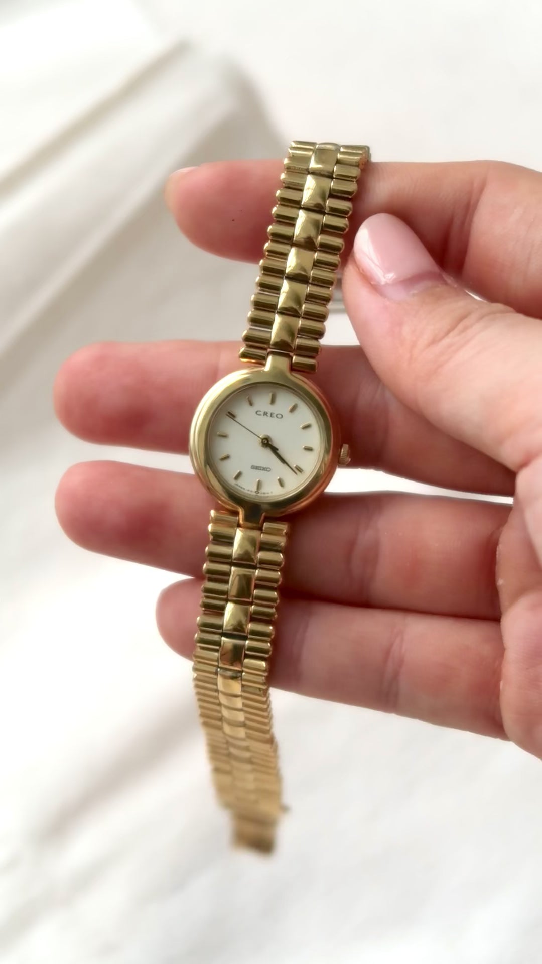 S. Creo White Round Dial with Gold Chain Watch