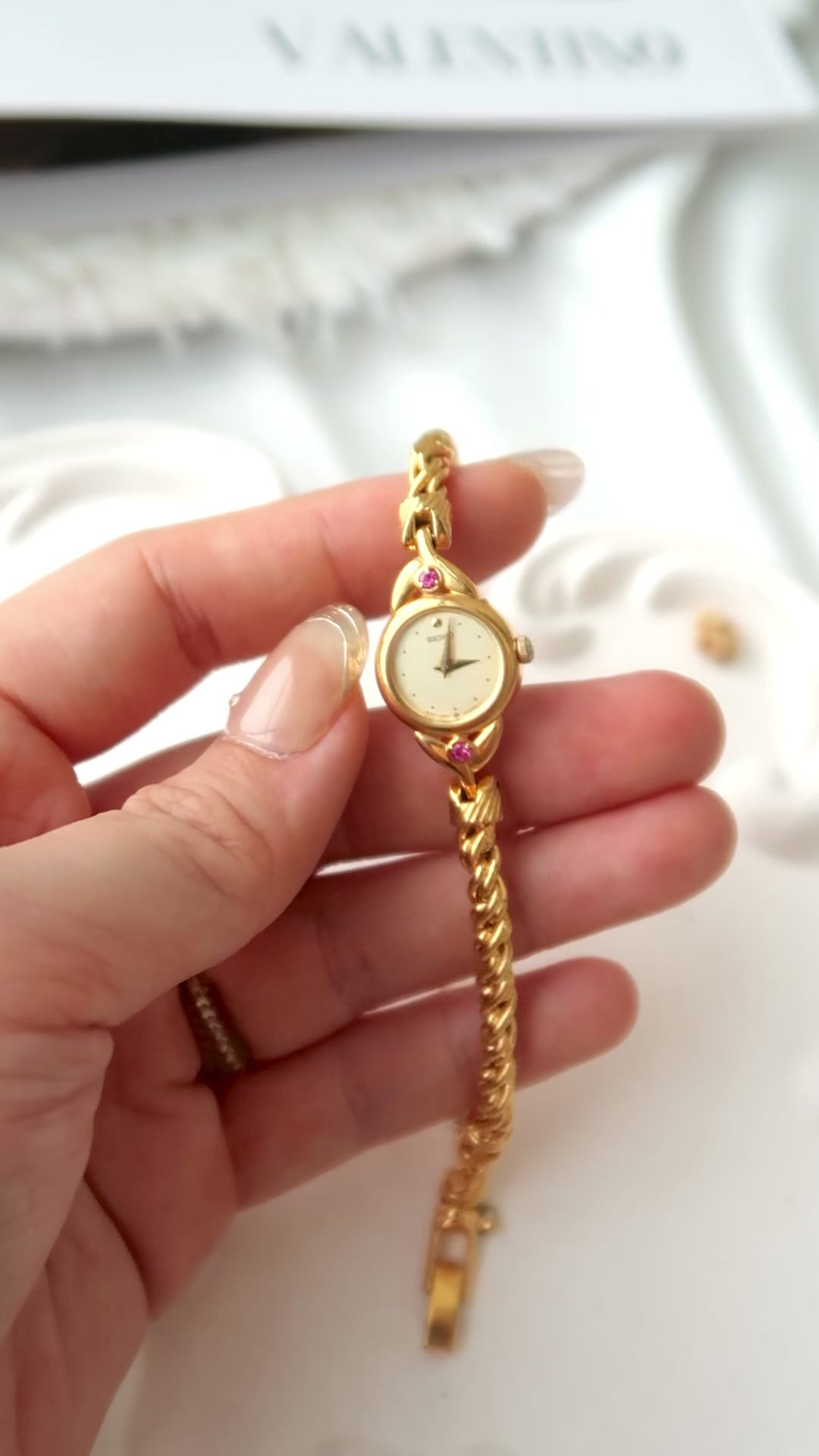 S. Gold Round 2P Pink Jewels Dial with Twist Gold Chain Watch