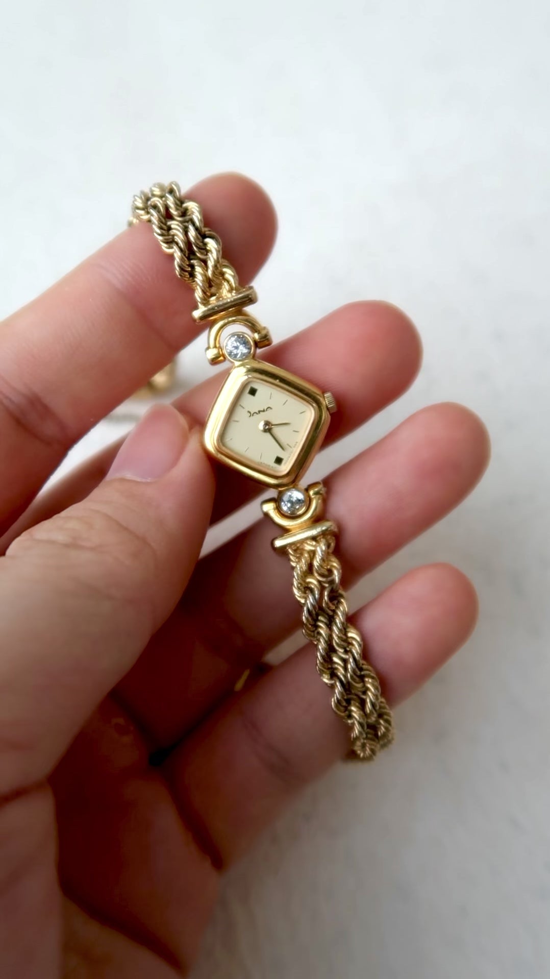 OR. Dana Diamond Dial with Gold Chain