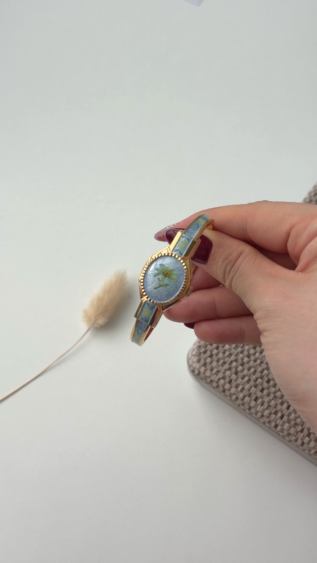 AM. White Jasmine Blue Pattern Gold Bangle Watch