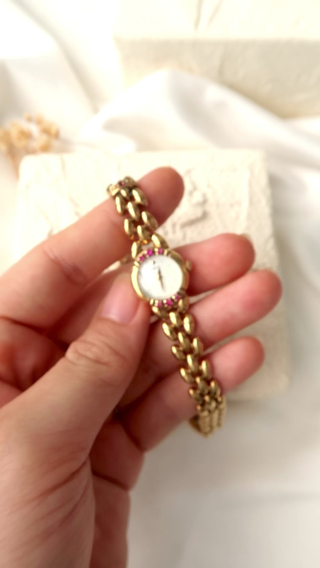 S. White Round MOP Dial with Pink Jewels Gold Chain Watch