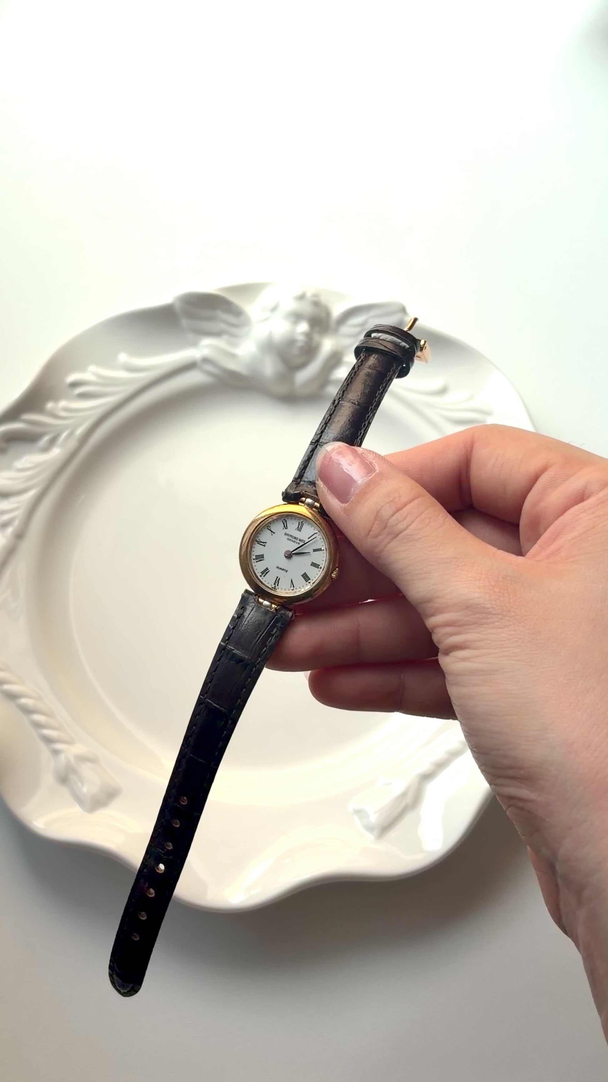 RW. White Round Dial Dark Brown Strap Watch