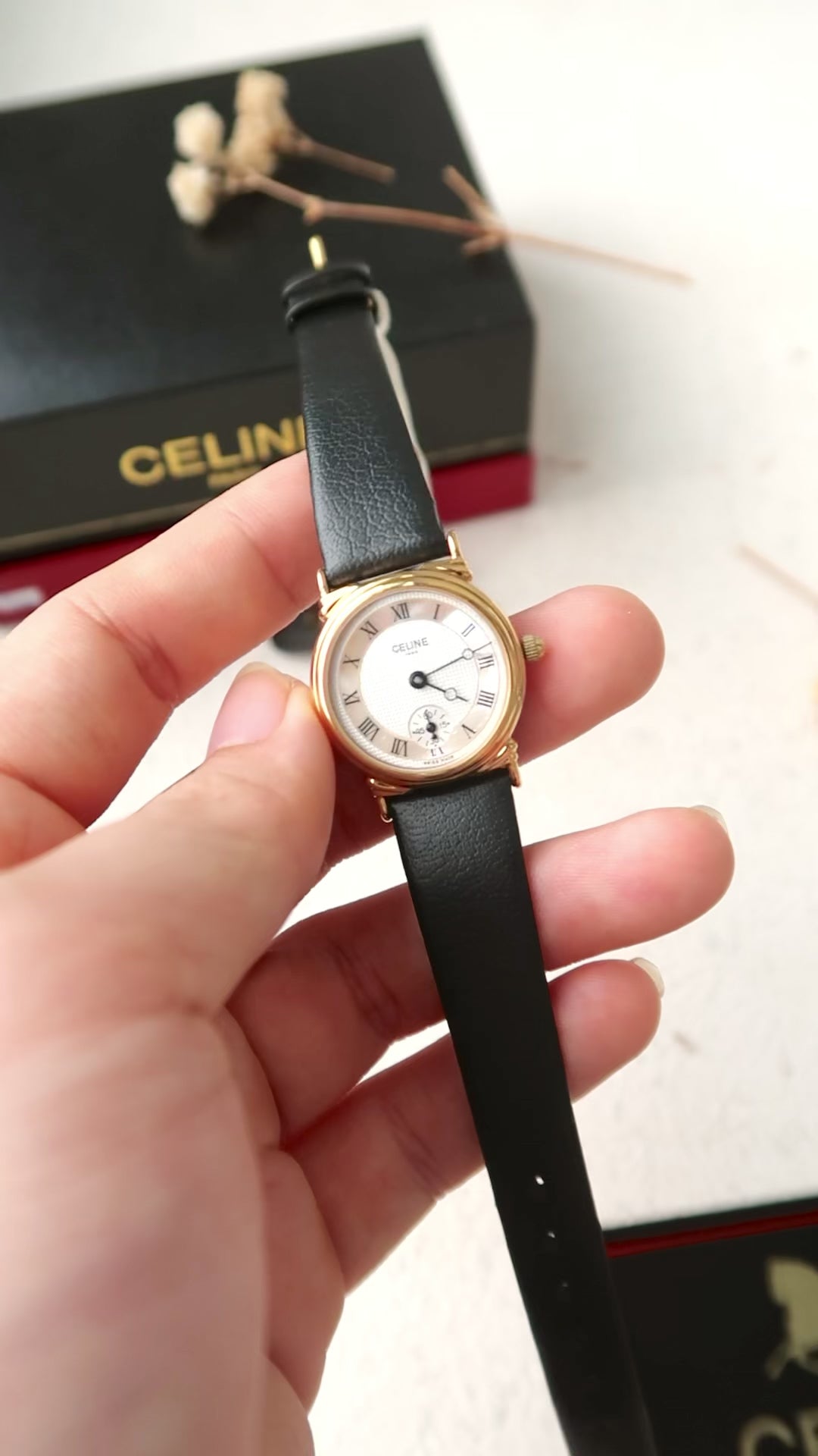 [NEW WITH BOX] CLN. White & Gold Pearl Round Dial with Black Leather Strap Watch