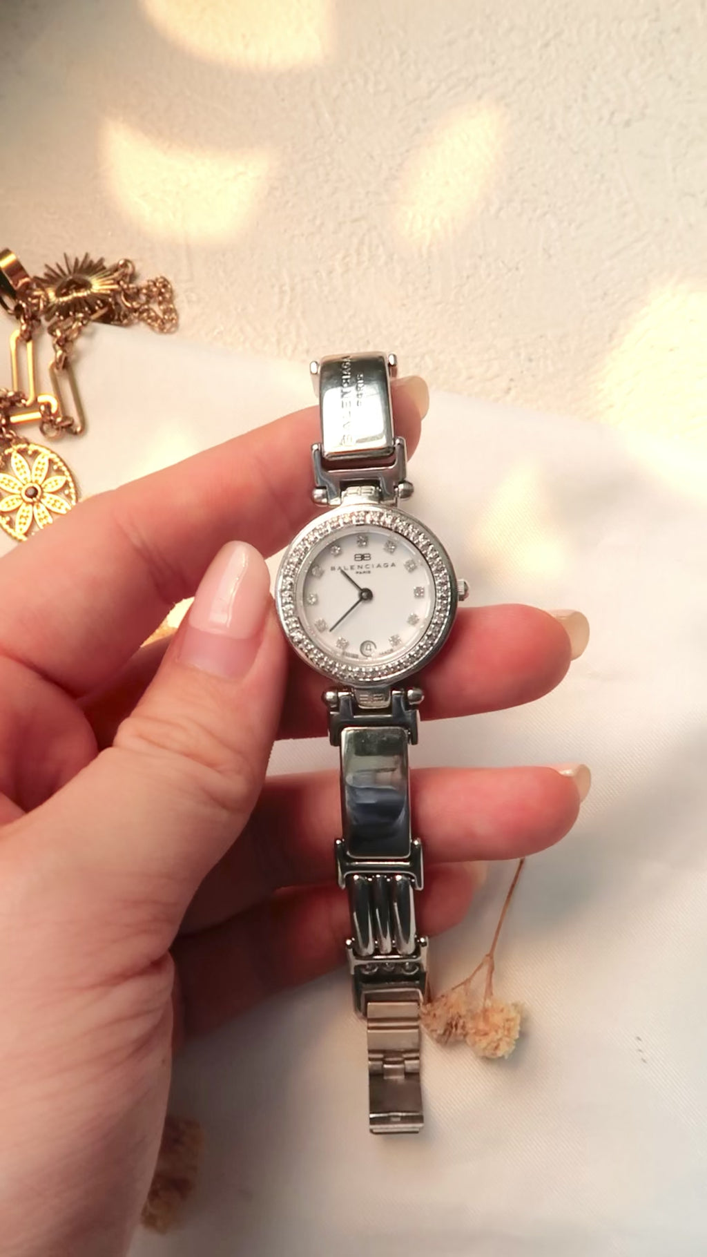 BLCG. White Round 12P Diamonds Dial with Silver Chain Watch