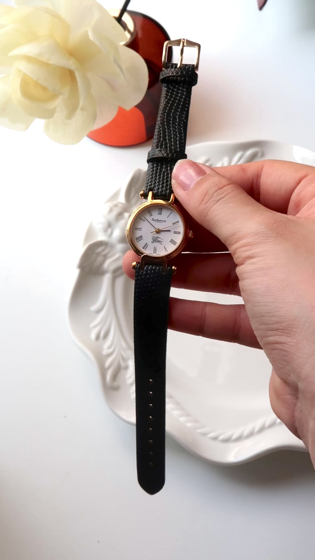 BRBY. White Round Dial with Black Lizard Strap Watch