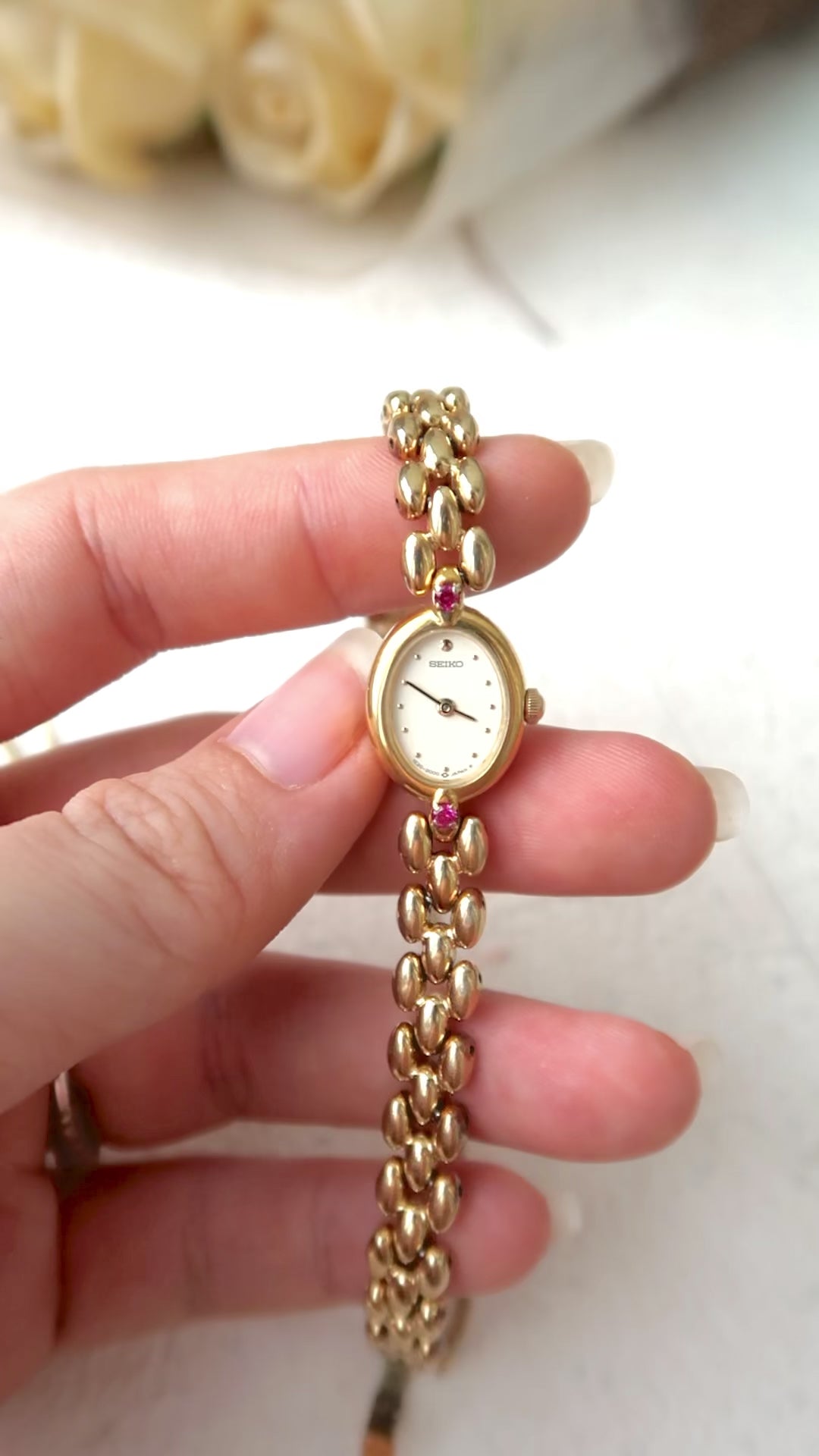 S. Pink Jewel White Oval Dial with Gold Chain Watch