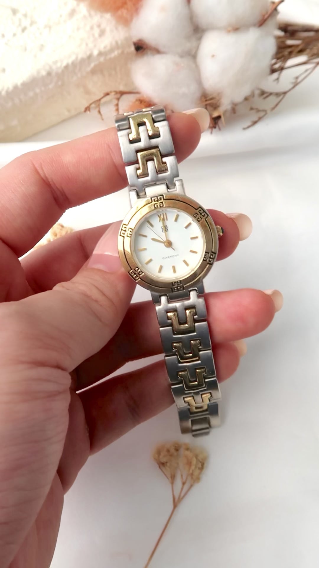 GV. Gold Bezel Round White Dial Two Tone Chain Watch