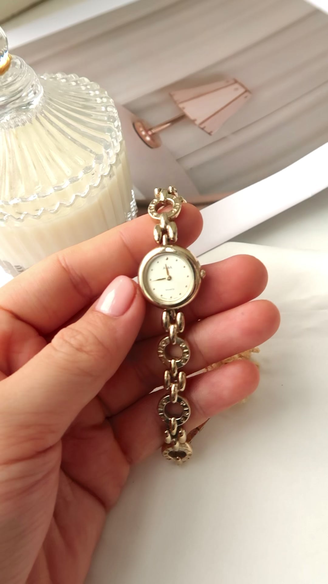 S. Alba Round Beige Dial with Gold Ring Chain Watch