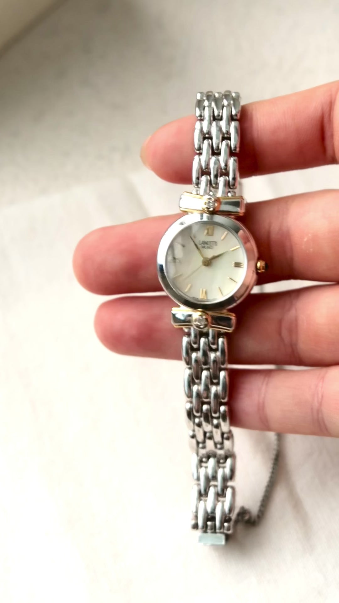 LANCETTI Milano Round White MOP Dial with Silver Chain Watch