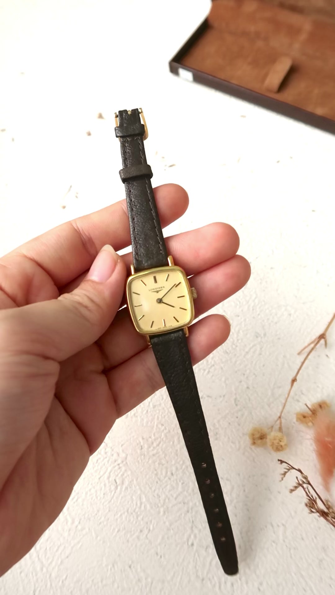 [WITH BOX] L. Gold Square Dial with Brown Leather Strap Watch