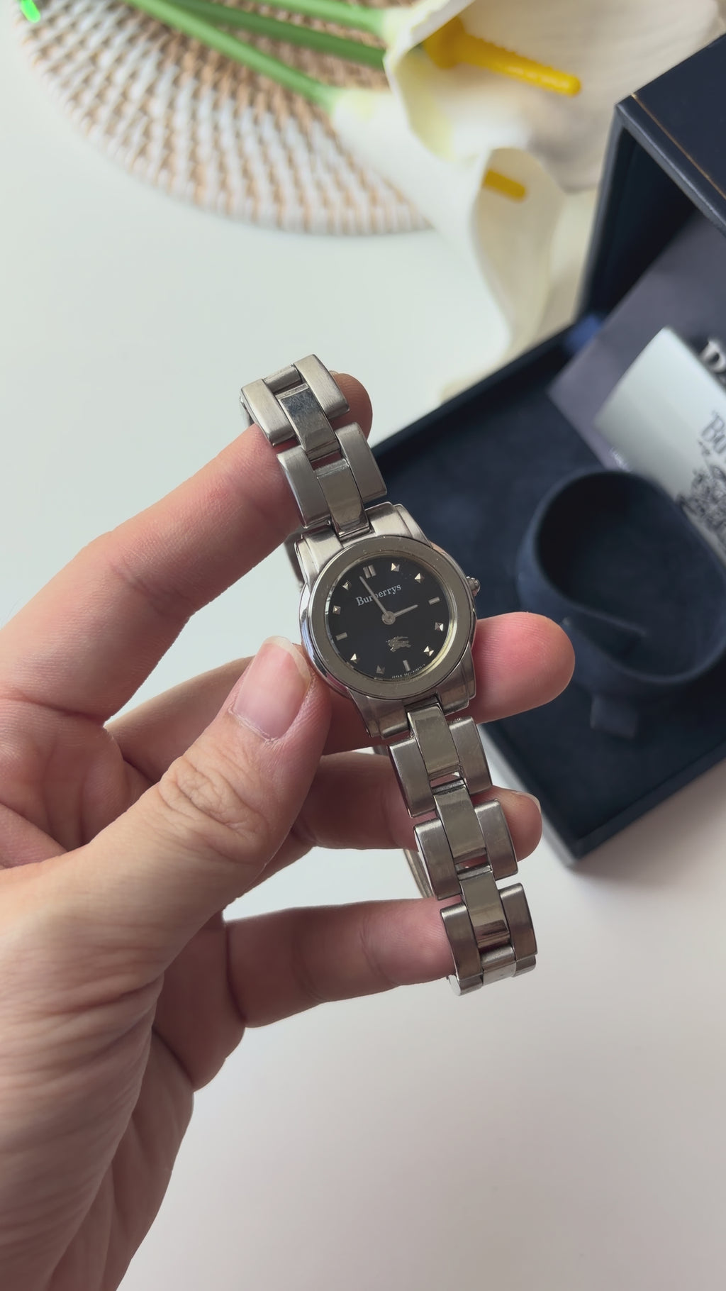 [WITH BOX] BRBY. Navy Blue Round Dial Silver Chain Watch