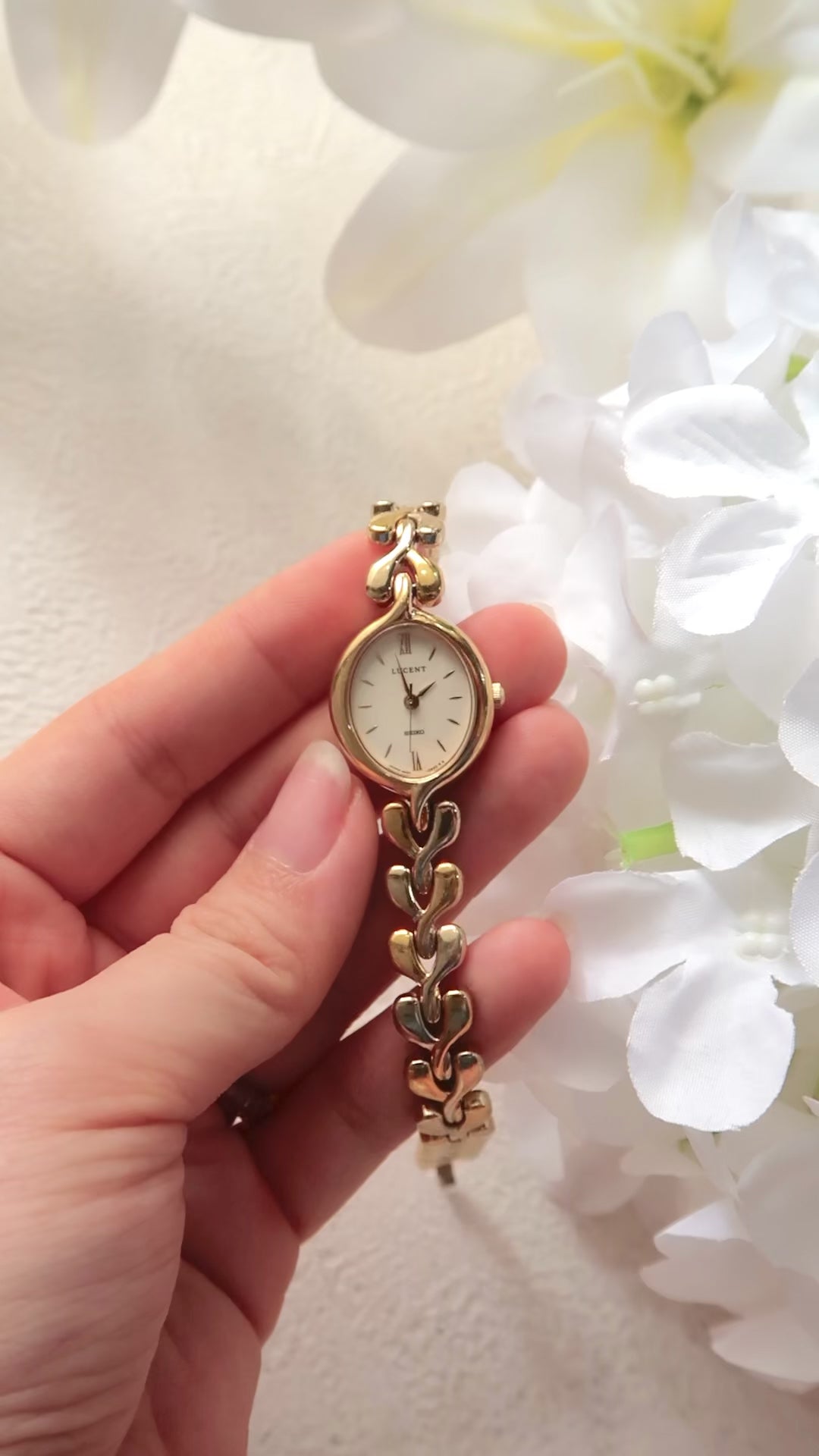 S. Lucent Gold Oval Dial with Gold Chain Watch