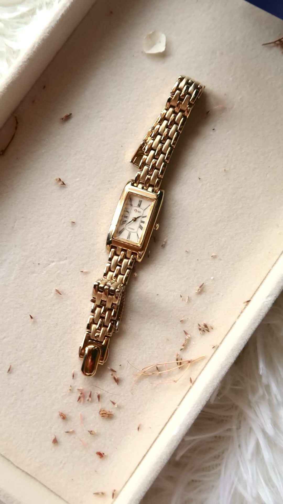 [WITH BOX] CTZ. Opus Rectangle White Dial with Gold Chain