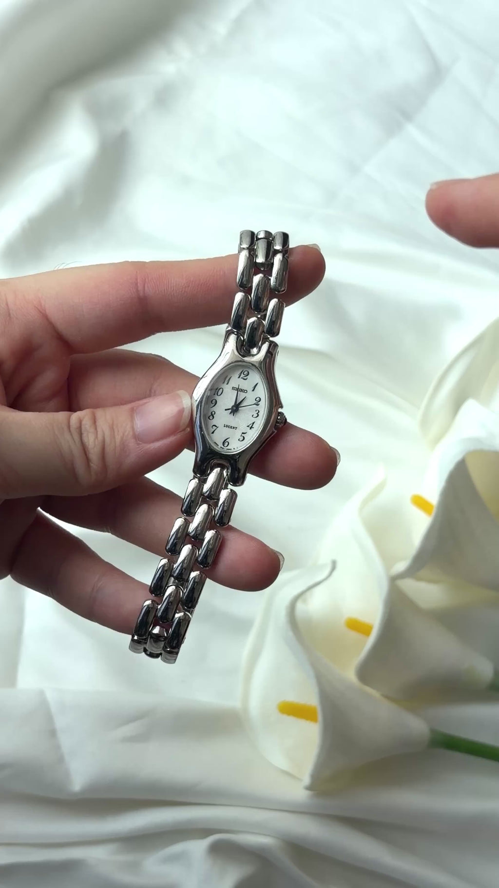 S. Lucent White Oval Dial Silver Chain Watch